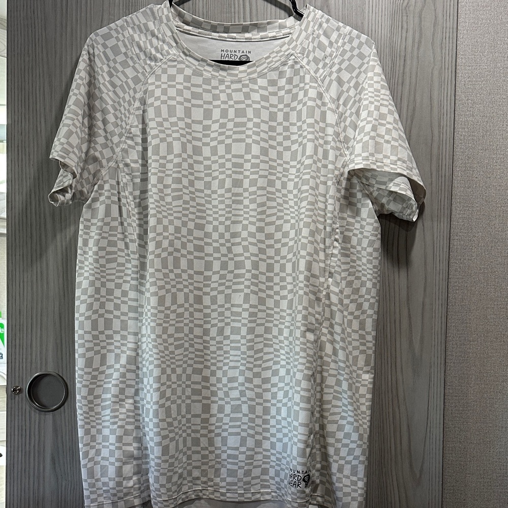 Mountain Hardwear Gray Checkered Short Sleeve Tee